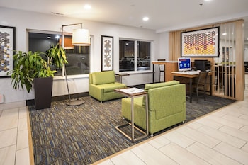holiday inn express chicago nw vernon hills by ihg