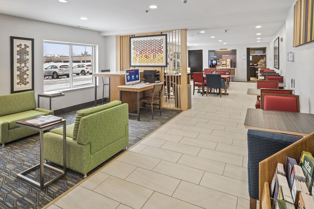 holiday inn express chicago nw vernon hills by ihg