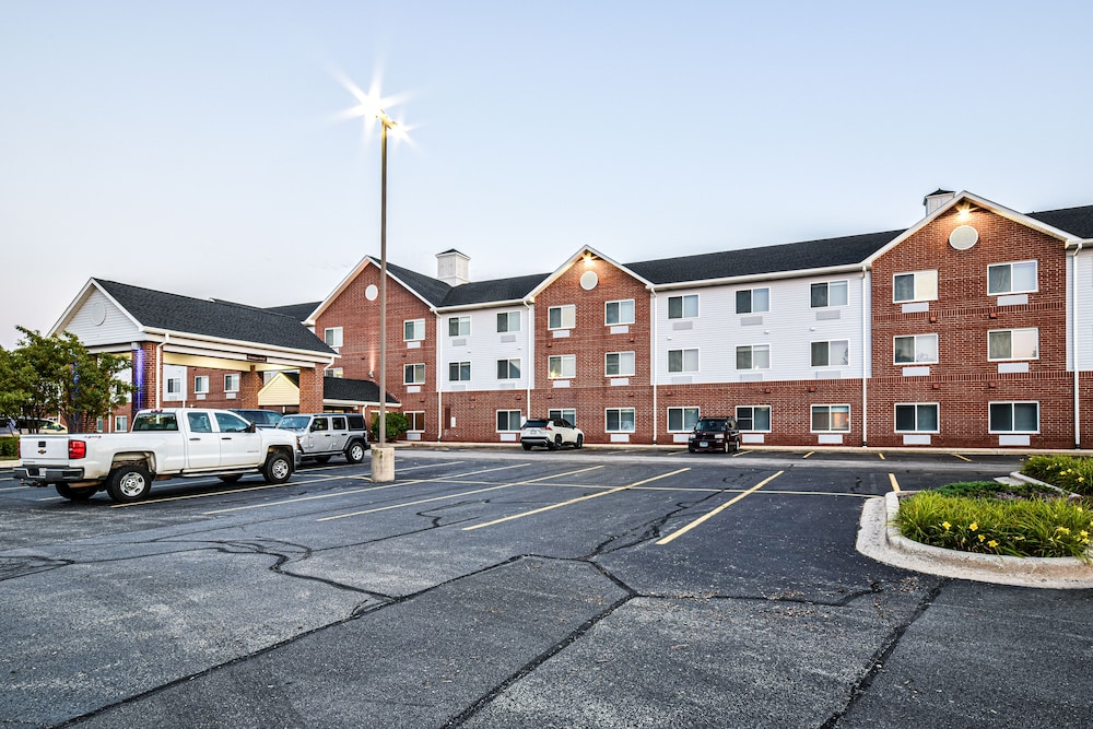 holiday inn express chicago nw vernon hills by ihg