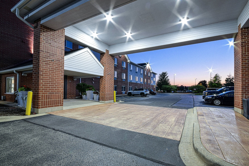 holiday inn express chicago nw vernon hills by ihg