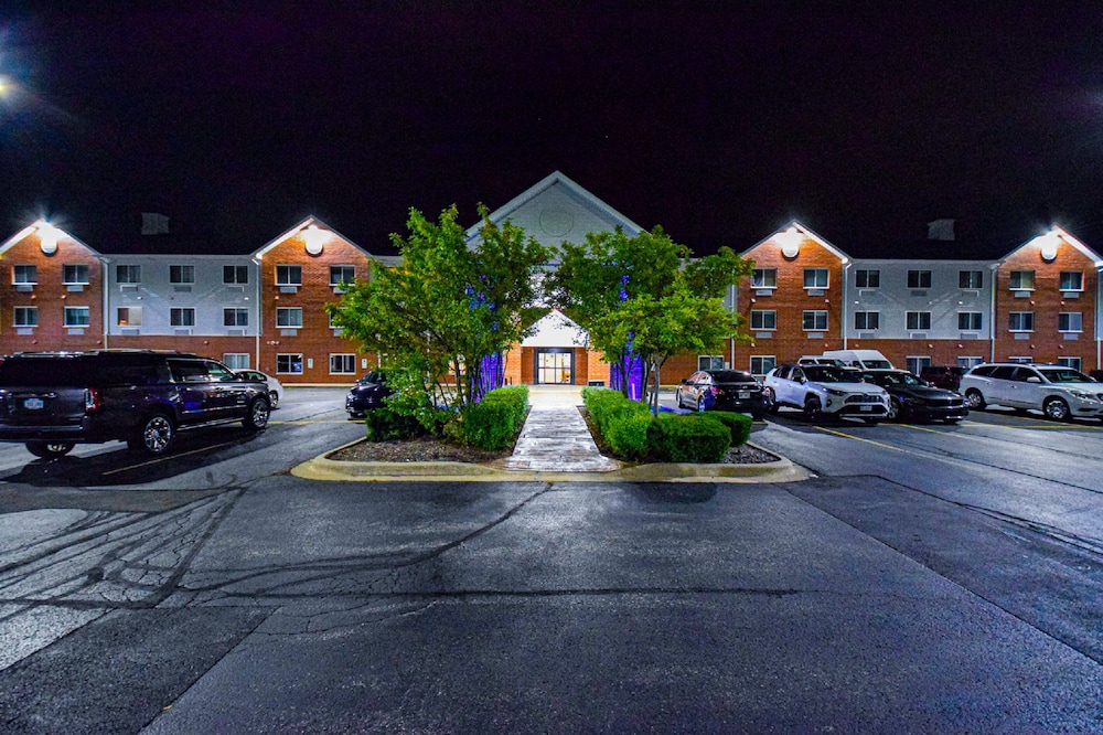 holiday inn express chicago nw vernon hills by ihg