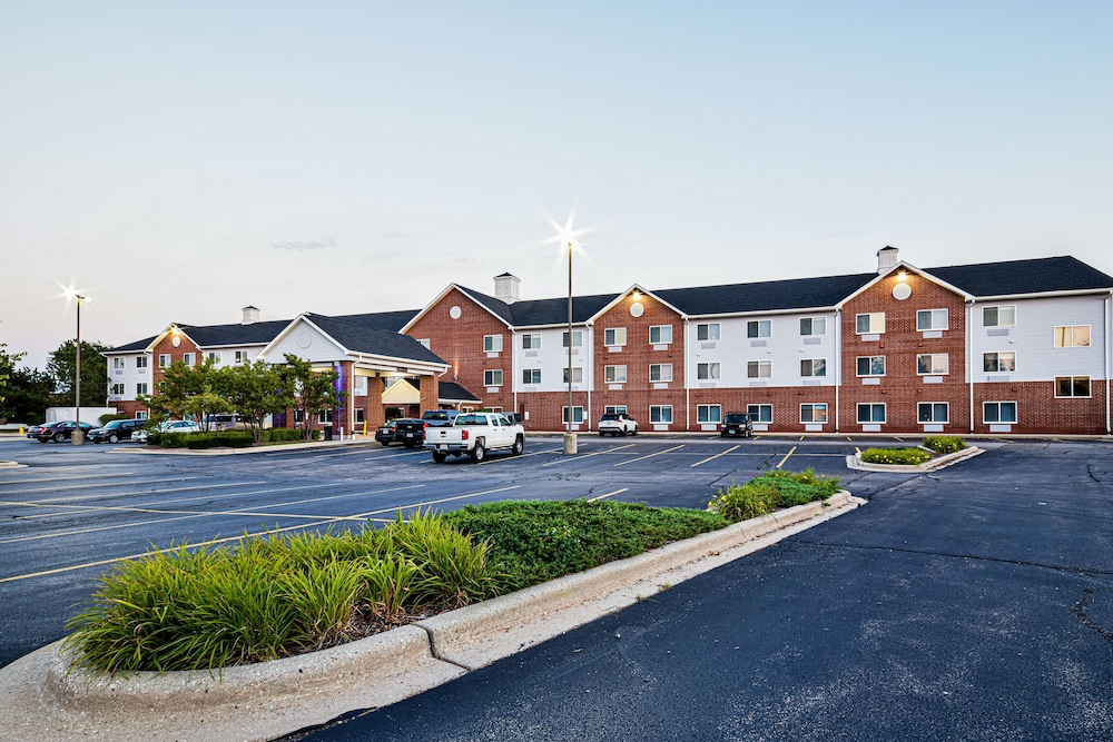 holiday inn express chicago nw vernon hills by ihg