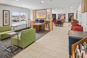 holiday inn express chicago nw vernon hills by ihg
