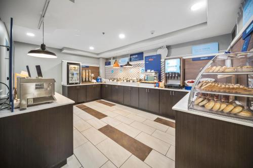 holiday inn express chicago nw vernon hills by ihg