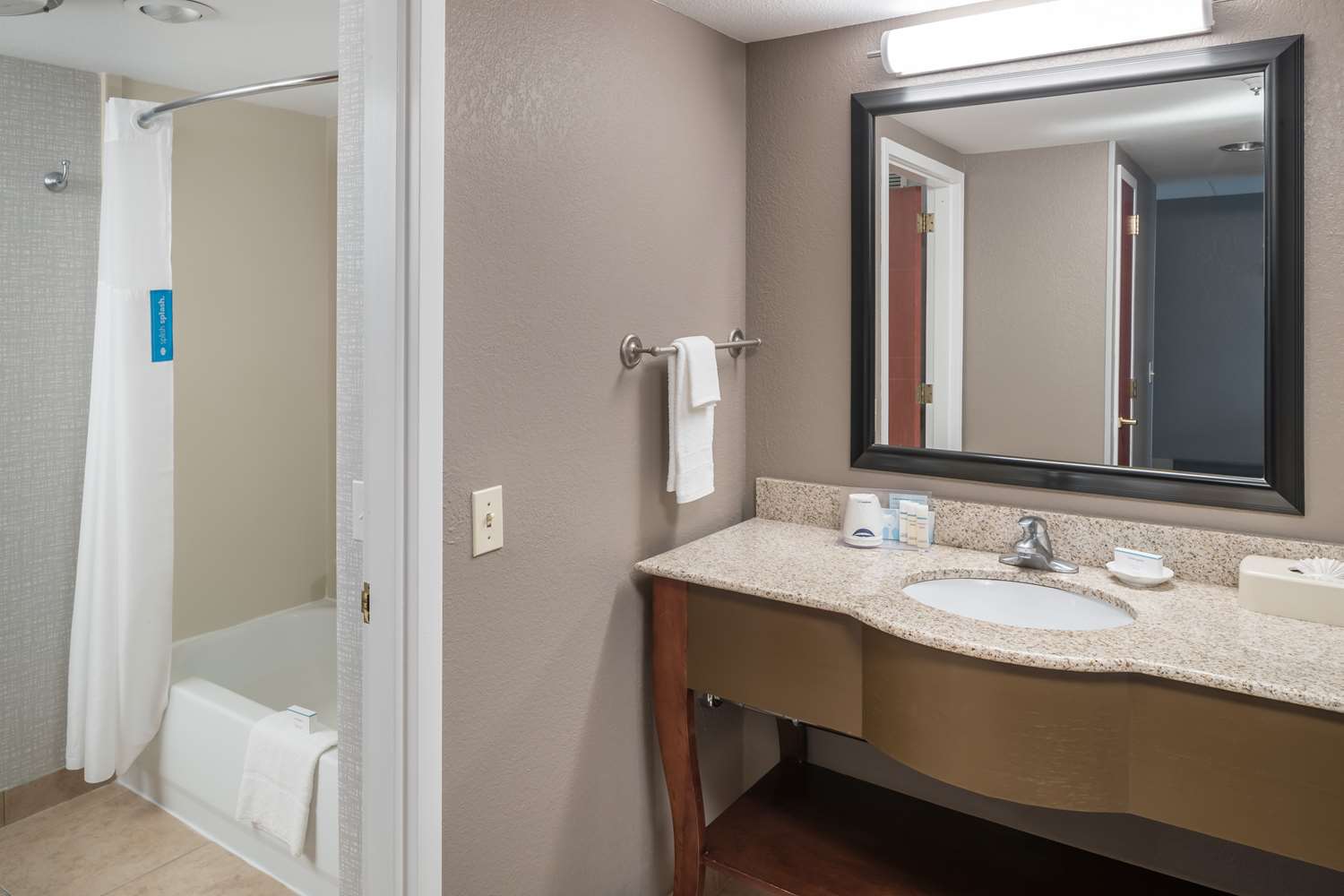 hampton inn and suites chicago north shore skokie