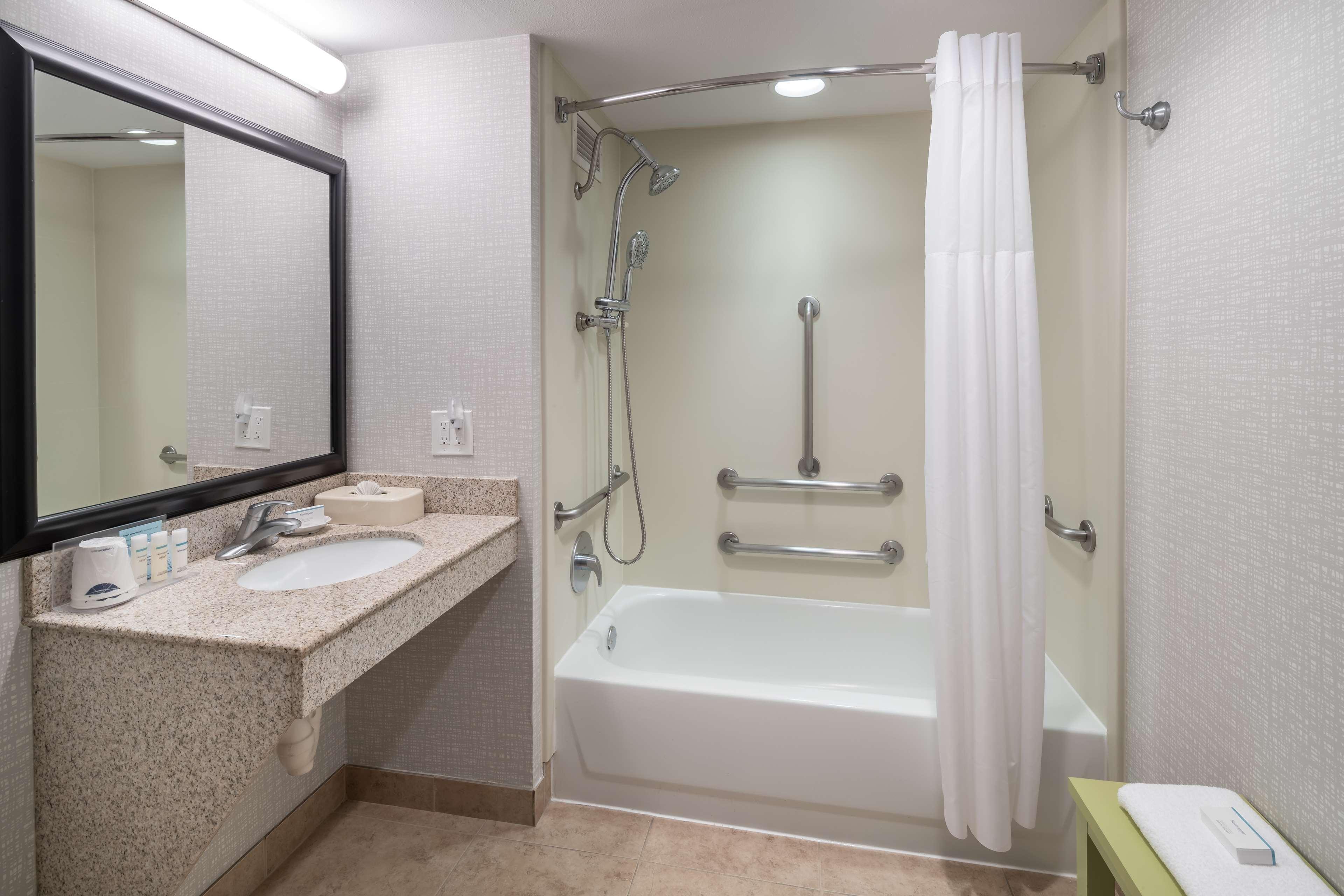 hampton inn and suites chicago north shore skokie
