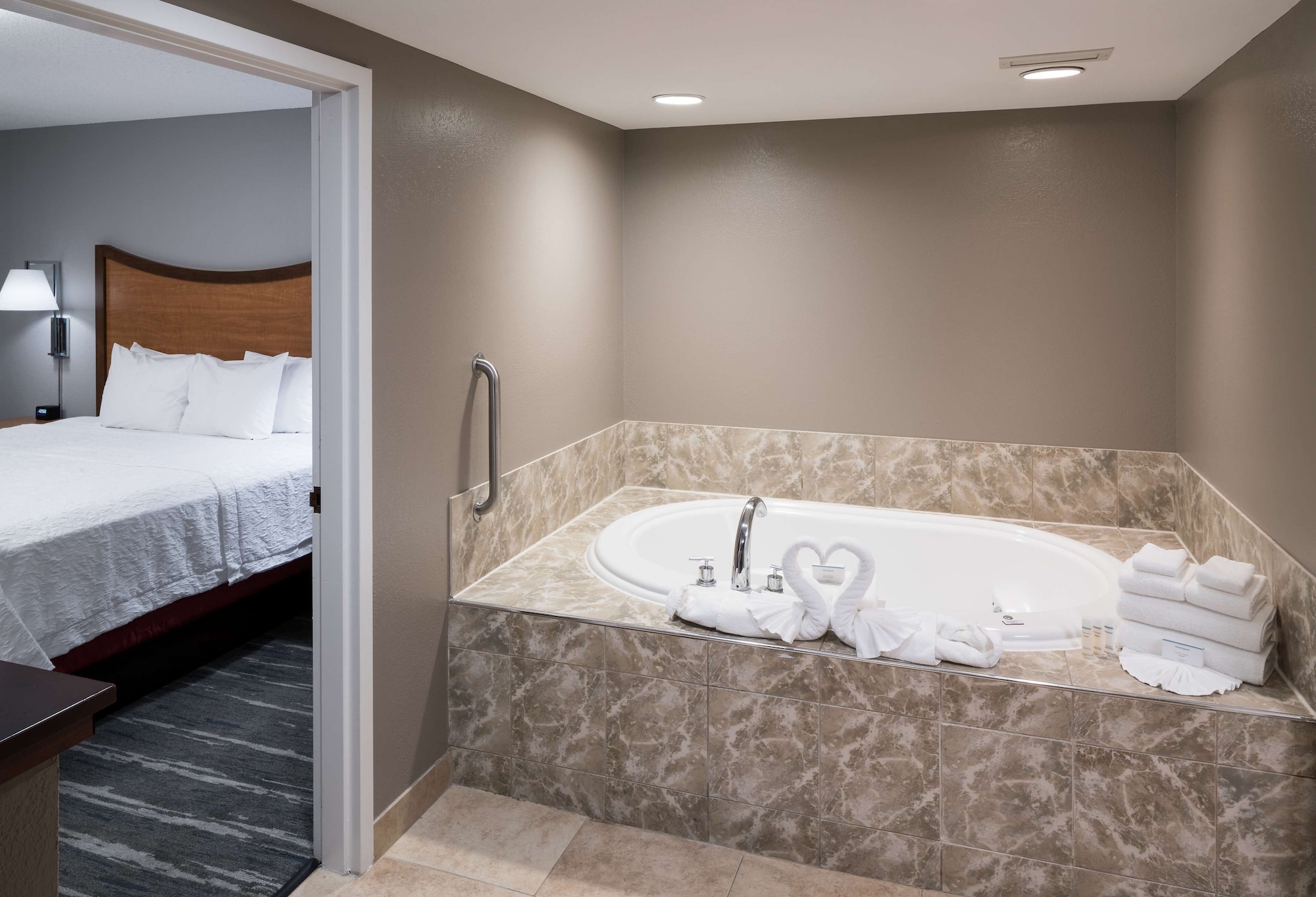 hampton inn and suites chicago north shore skokie