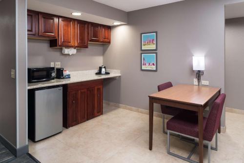 hampton inn and suites chicago north shore skokie