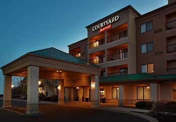 courtyard chicago st charles