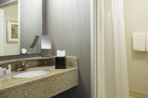 courtyard chicago st charles