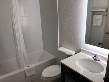 red lion inn and suites elk grove village