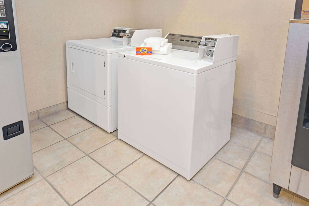 red lion inn and suites elk grove village