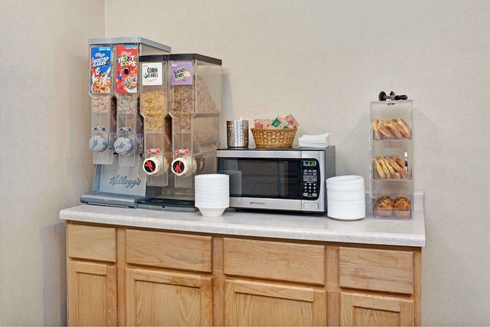 red lion inn and suites elk grove village