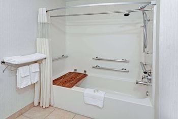 red lion inn and suites elk grove village