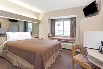 red lion inn and suites elk grove village