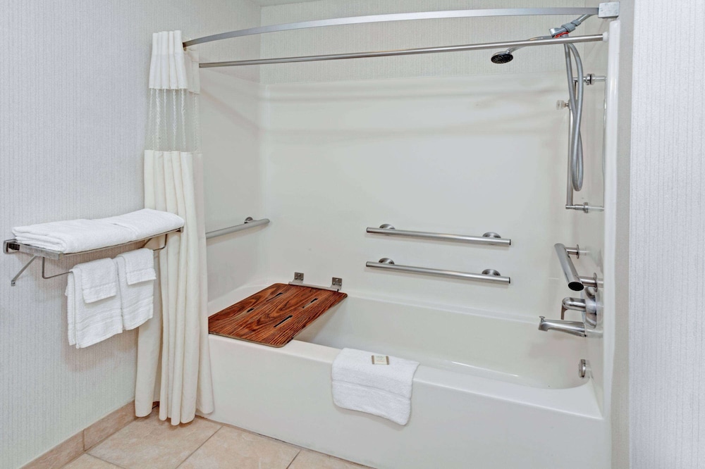 red lion inn and suites elk grove village