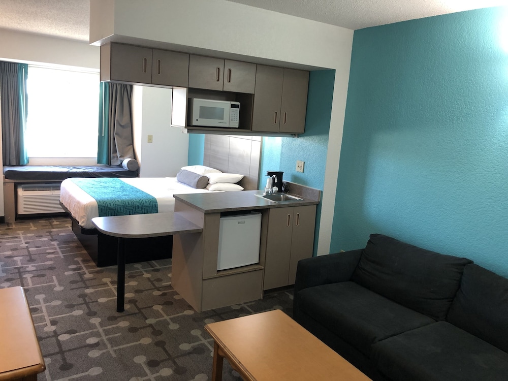 red lion inn and suites elk grove village