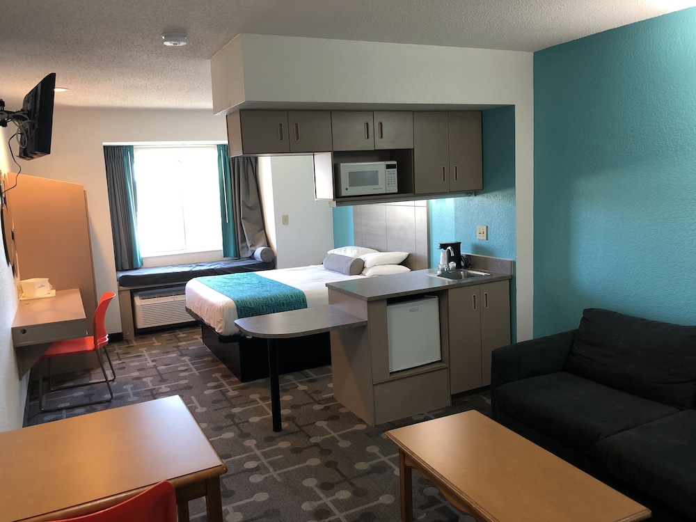 red lion inn and suites elk grove village