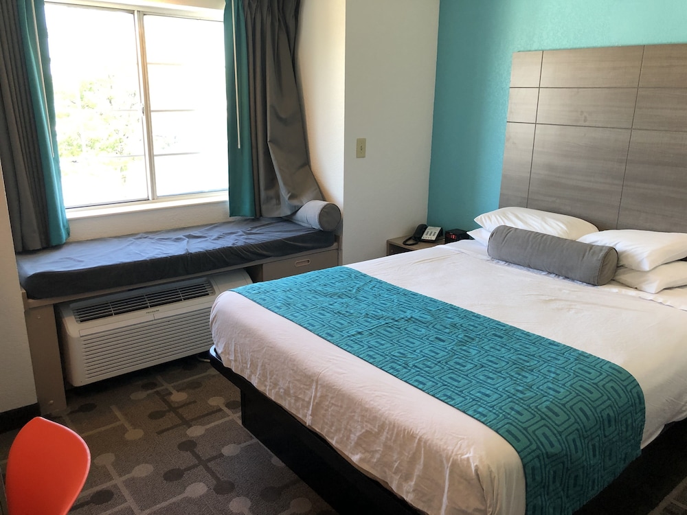 red lion inn and suites elk grove village