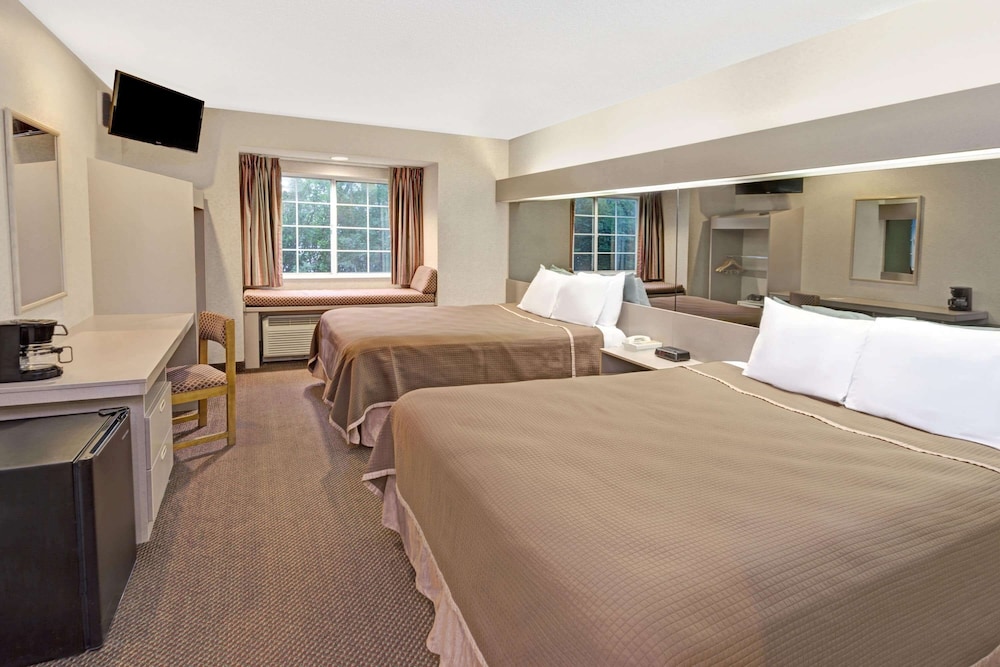 red lion inn and suites elk grove village