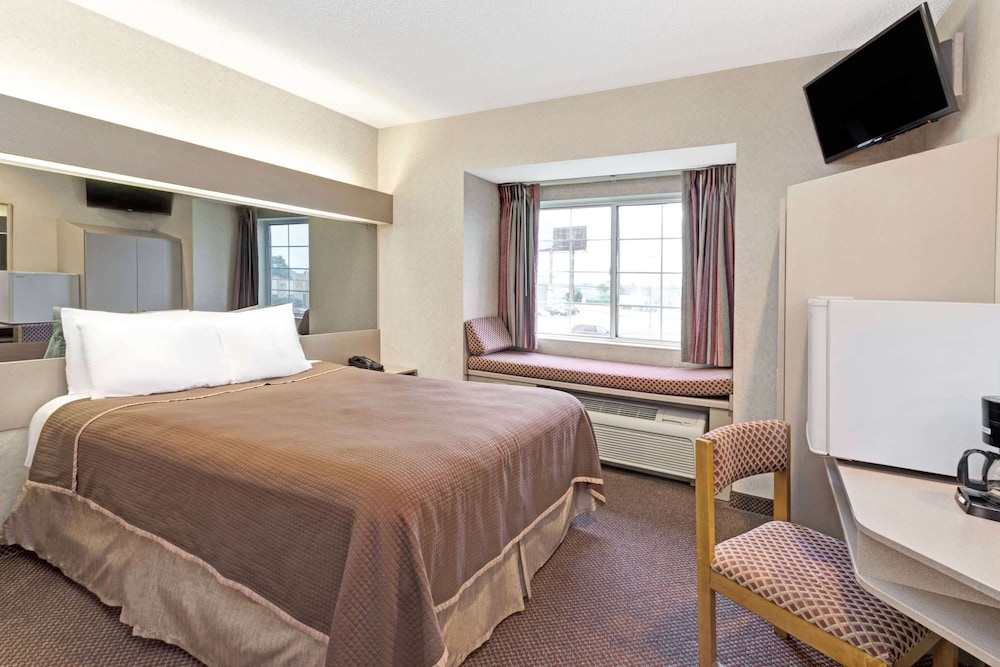 red lion inn and suites elk grove village