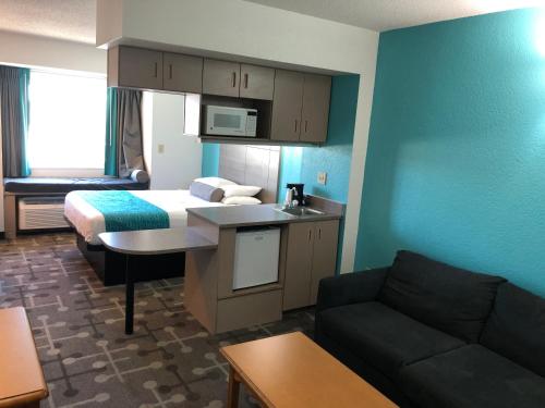 red lion inn and suites elk grove village