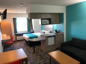 red lion inn and suites elk grove village