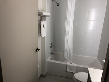 red lion inn and suites elk grove village