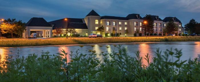 doubletree by hilton hotel chicago wood dale elk grove