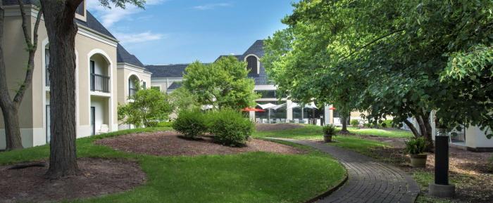 doubletree by hilton hotel chicago wood dale elk grove