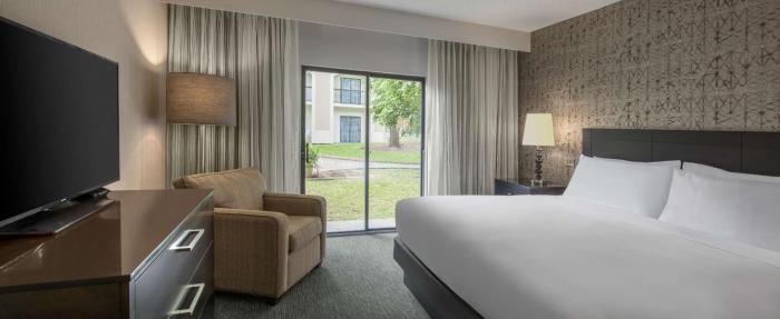 doubletree by hilton hotel chicago wood dale elk grove
