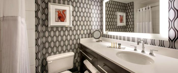 doubletree by hilton hotel chicago wood dale elk grove