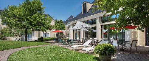 doubletree by hilton hotel chicago wood dale elk grove