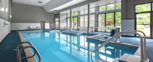 doubletree by hilton hotel chicago wood dale elk grove