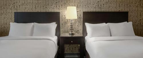 doubletree by hilton hotel chicago wood dale elk grove