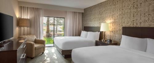 doubletree by hilton hotel chicago wood dale elk grove