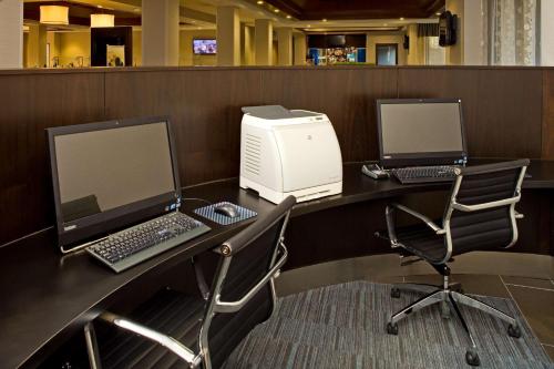 doubletree by hilton hotel chicago wood dale elk grove