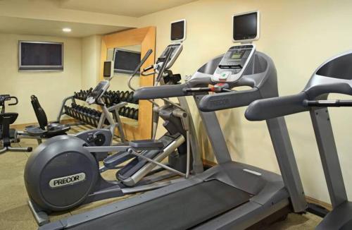 doubletree by hilton hotel chicago wood dale elk grove