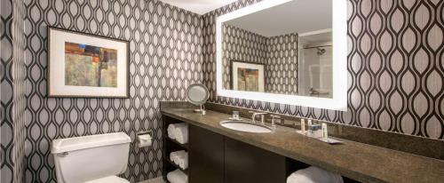 doubletree by hilton hotel chicago wood dale elk grove