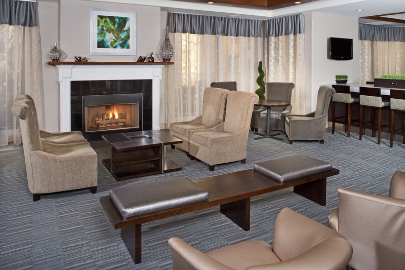 doubletree by hilton hotel chicago wood dale elk grove