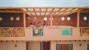 hi cartagena beach club