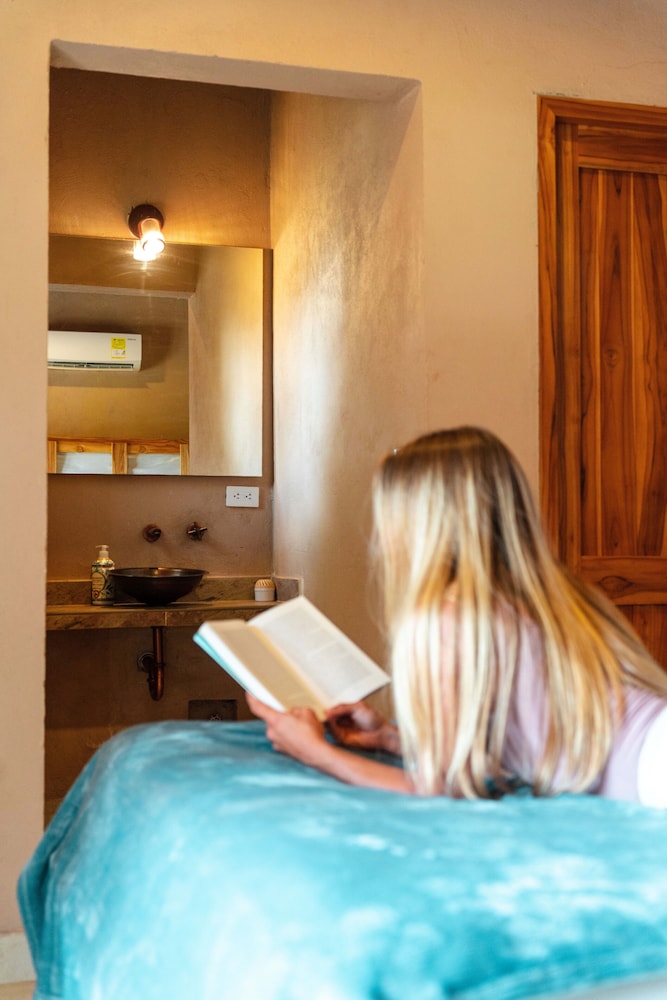 hi cartagena beach club