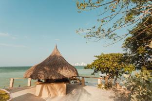 hi cartagena beach club