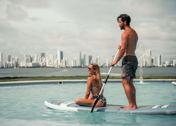 hi cartagena beach club
