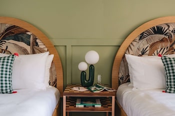 the waikiki sand villa hotel