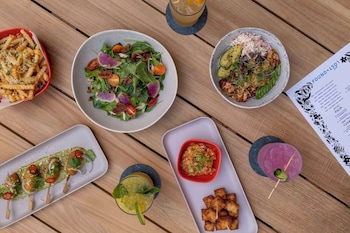 the waikiki sand villa hotel