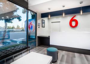 Motel 6 Anaheim, Ca - Convention Center,Los Angeles>>Anaheim,2 star