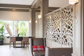 alo hotel by ayres orange