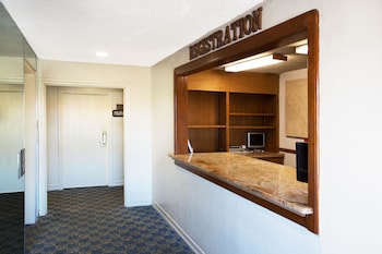 Travelodge By Wyndham Ocean Front,Long Beach>>Huntington Beach,2 star