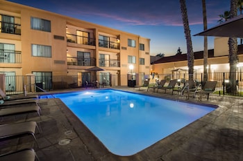 sonesta select huntington beach fountain valley